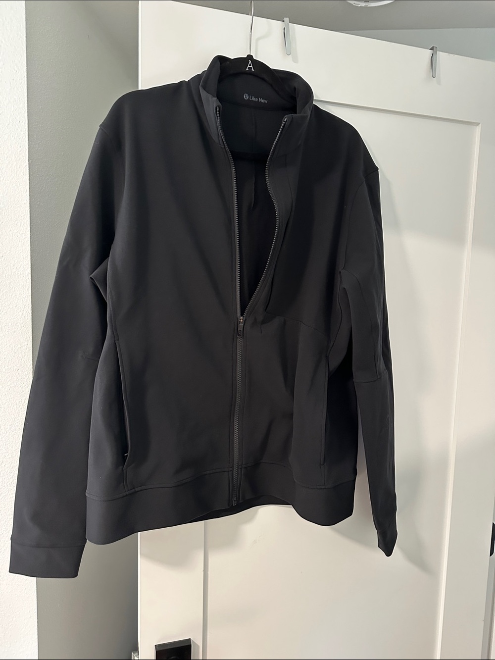 lululemon athletica Men’s Black Performance Full-Zip Jacket